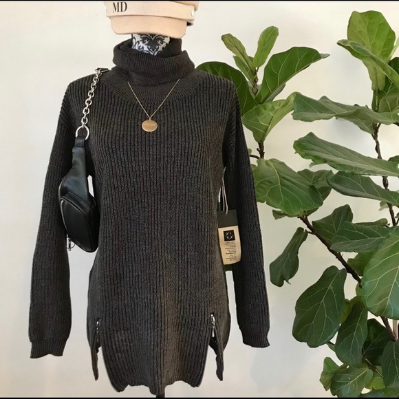Lira ribbed Gray sweater - Picture 1 of 3